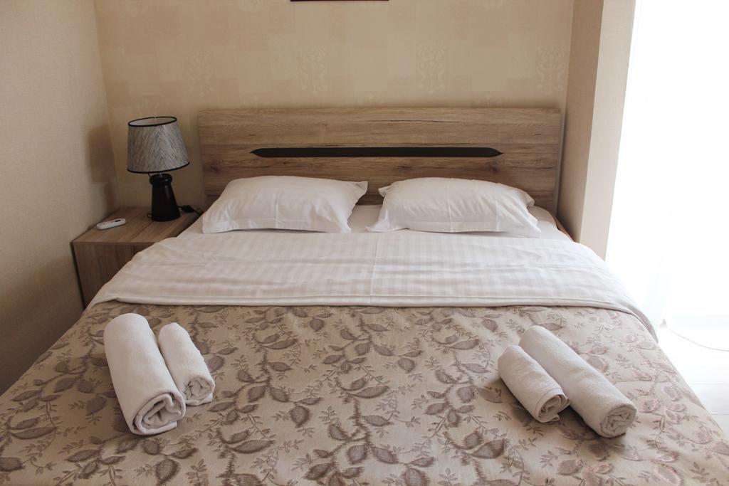 Hotel Elegant Garden Batumi Exterior photo