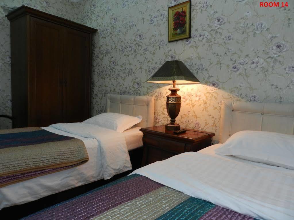 Hotel Elegant Garden Batumi Exterior photo