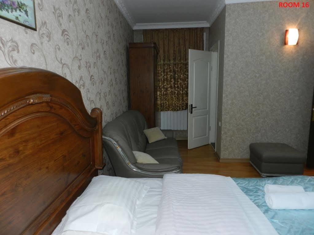 Hotel Elegant Garden Batumi Exterior photo